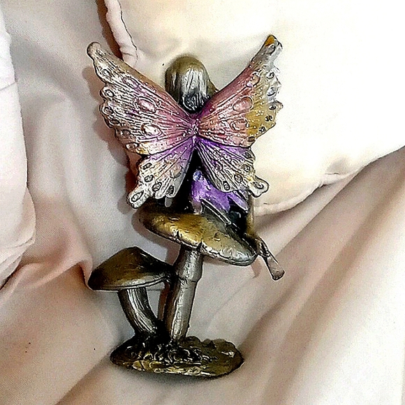 Solid Prwter Fairy Sitting on Mushrooms - Picture 8 of 10